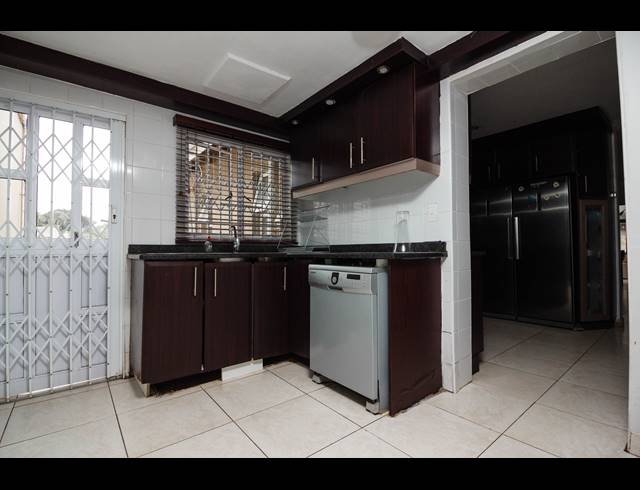 6 BEDROOM FREESTANDING FOR SALE IN ESCOMBE
